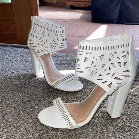 Heels - Picture 4 of 4